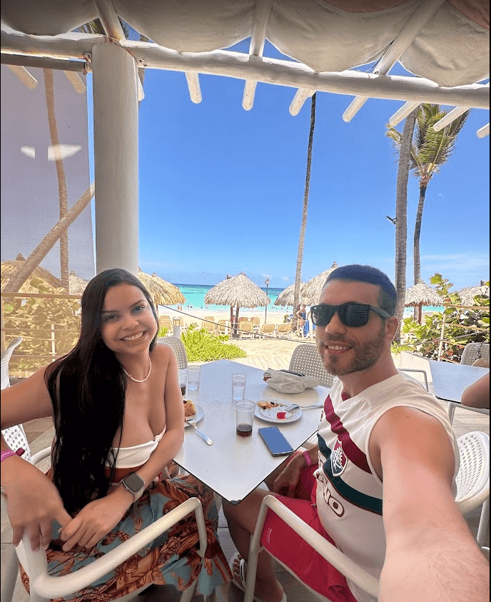 Café da manhã com vista para o mar