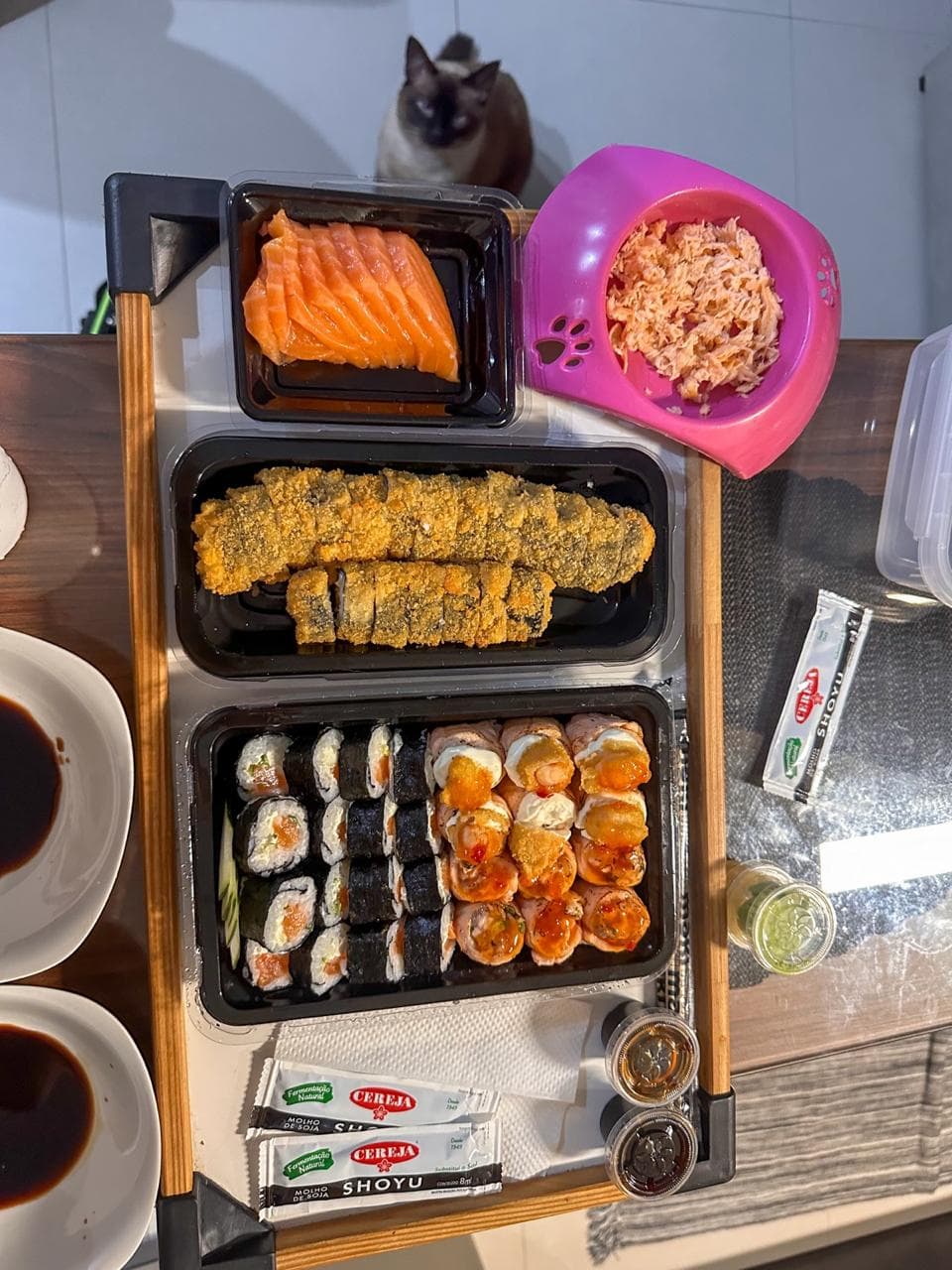 Porção extra de sashimi para Piuka