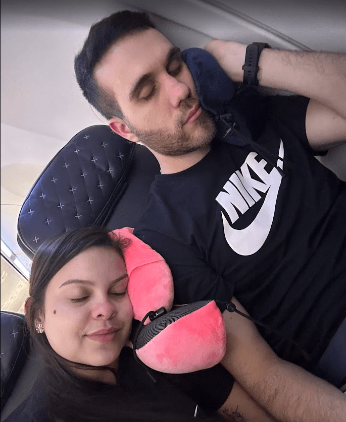 Upgrade pra classe executiva pros noivos chegarem descansados na lua de mel